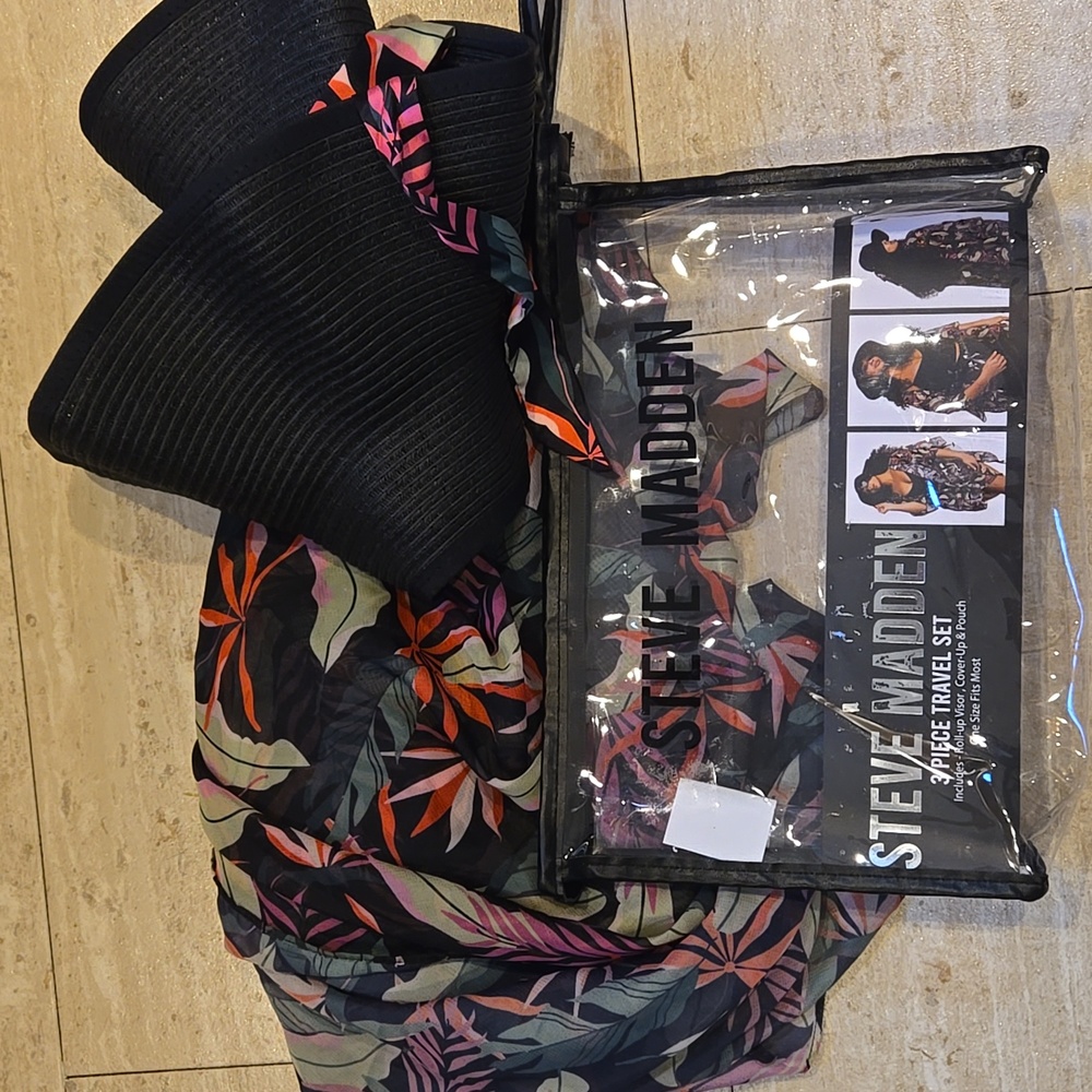 Steve Madden Three-Piece Travel Set